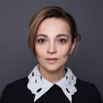 Теона Дольникова