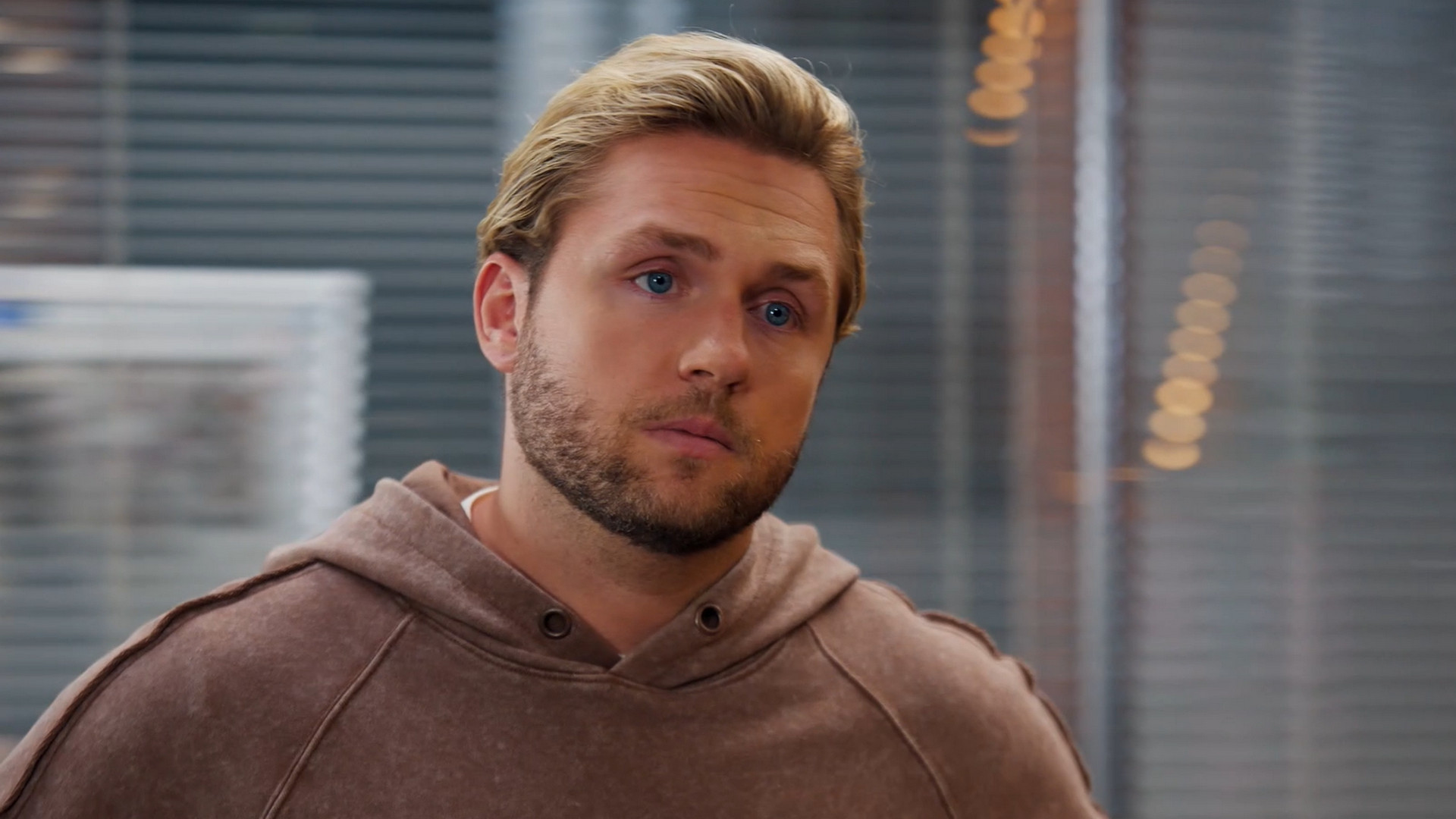 Постучись в мою дверь в Москве 2 сезон 4 серия