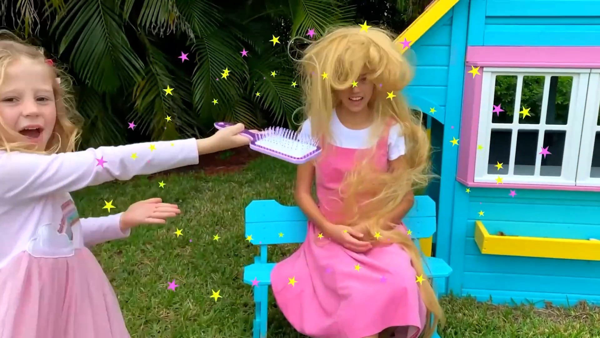 337 серия. Настя и Стейси делают причёски и красят волосы