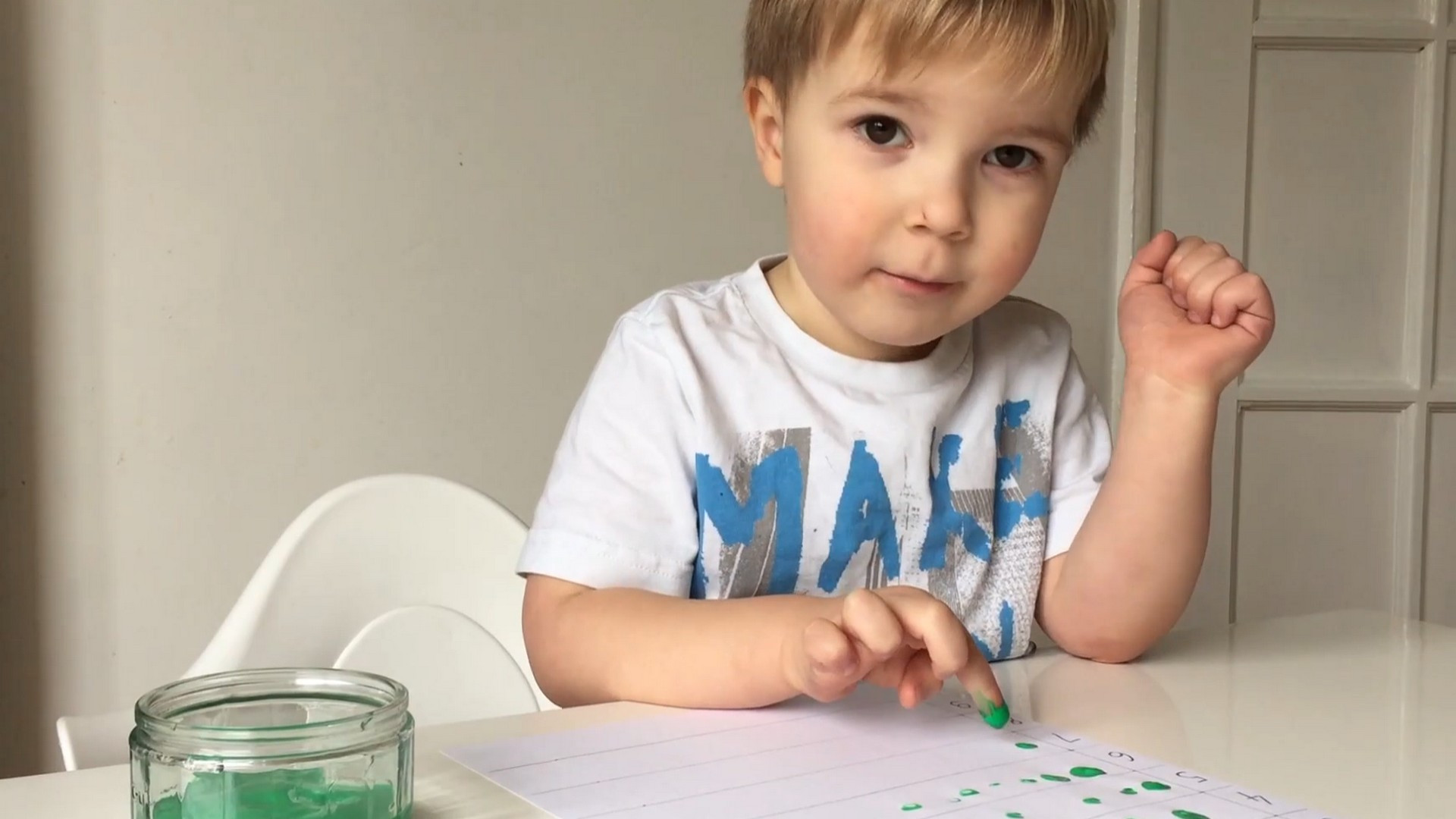 Пальчиковые краски: рисуем и считаем