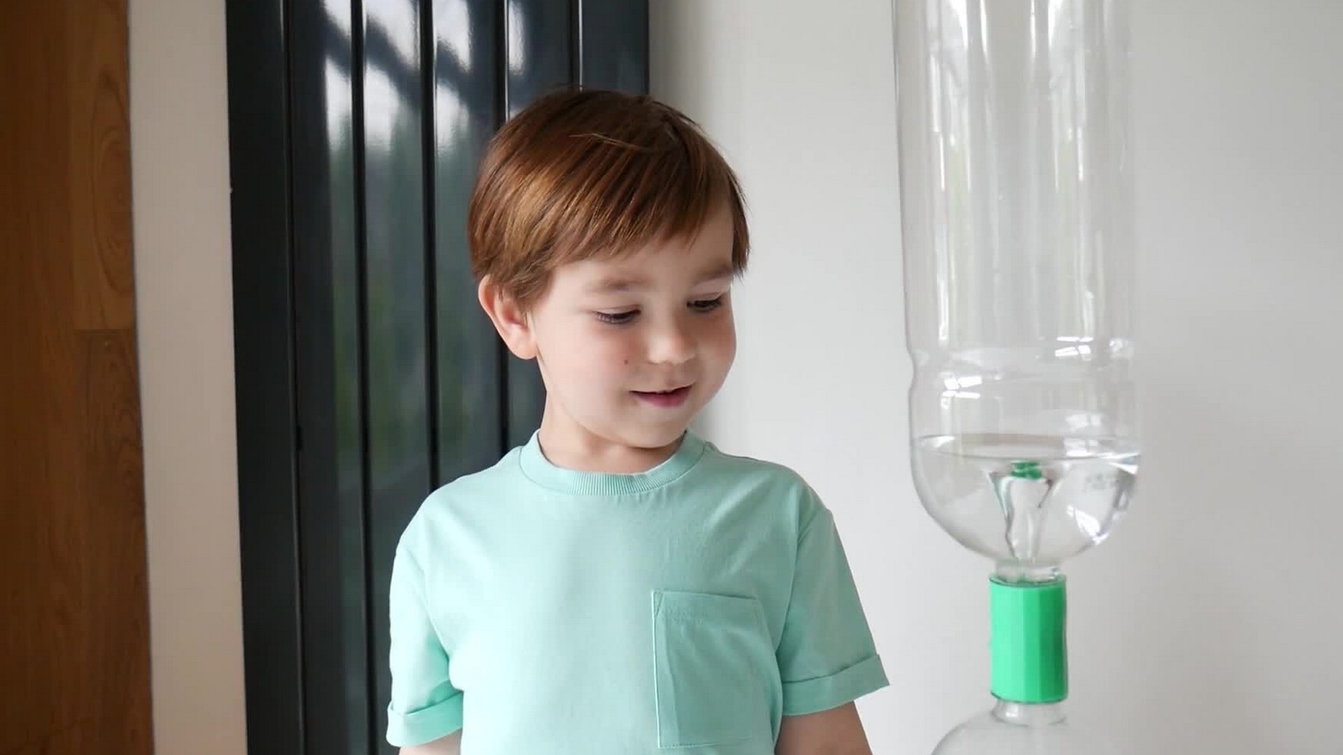 Как сделать торнадо в бутылке