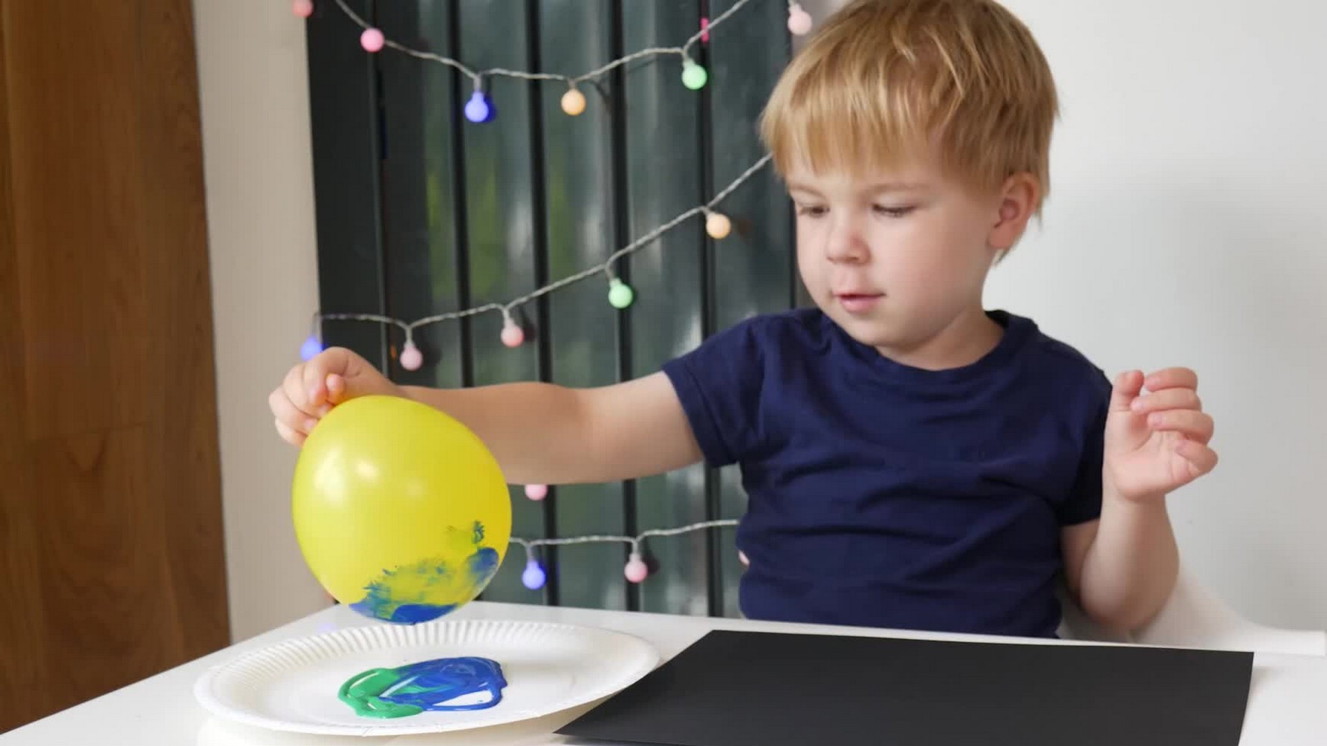 Делаем печати из шариков: арт-проект для детей