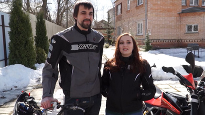 Столовая с узорами и садом вместо комнаты с крепостными стенами