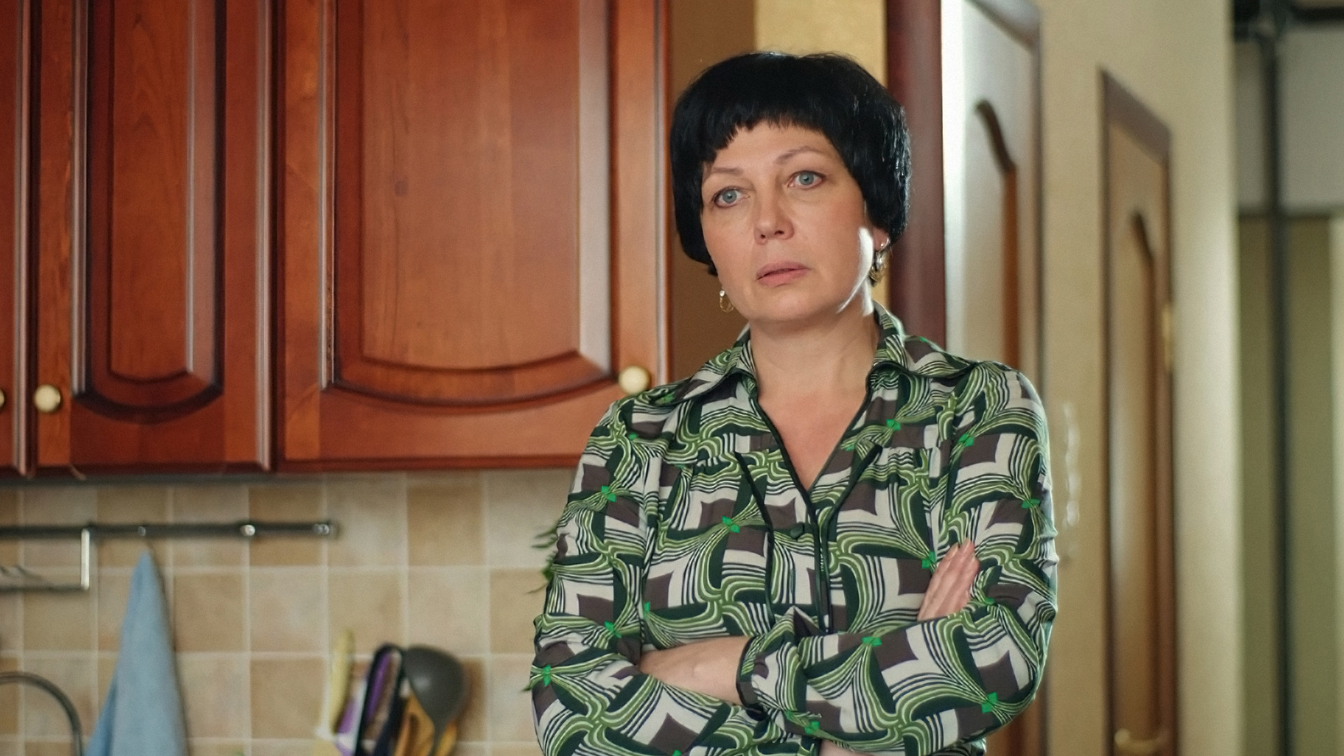 4 серия. Девушка сына