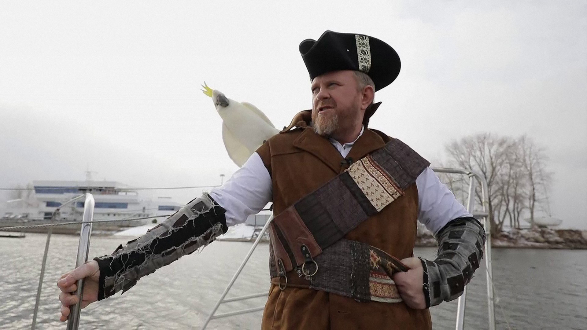 Тольятти. Белый попугай