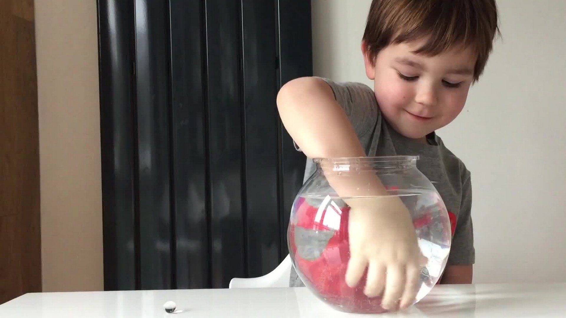 Волшебные фокусы с шариками в воде