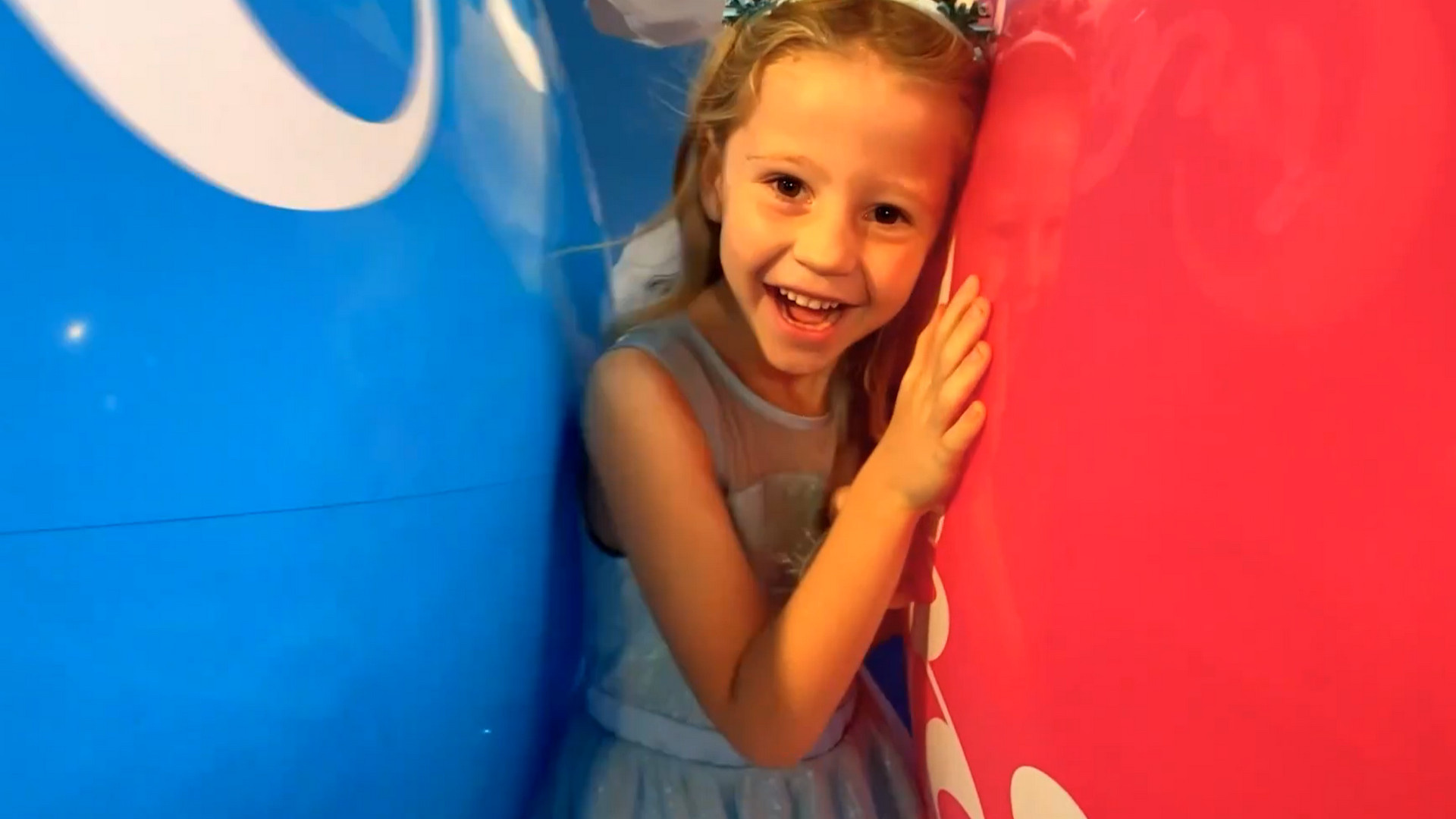 338 серия. Настя и папа в музее сладостей и конфет