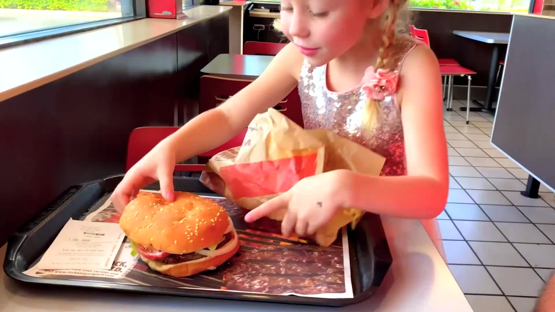 330 серия. Настя и история про грустного папу