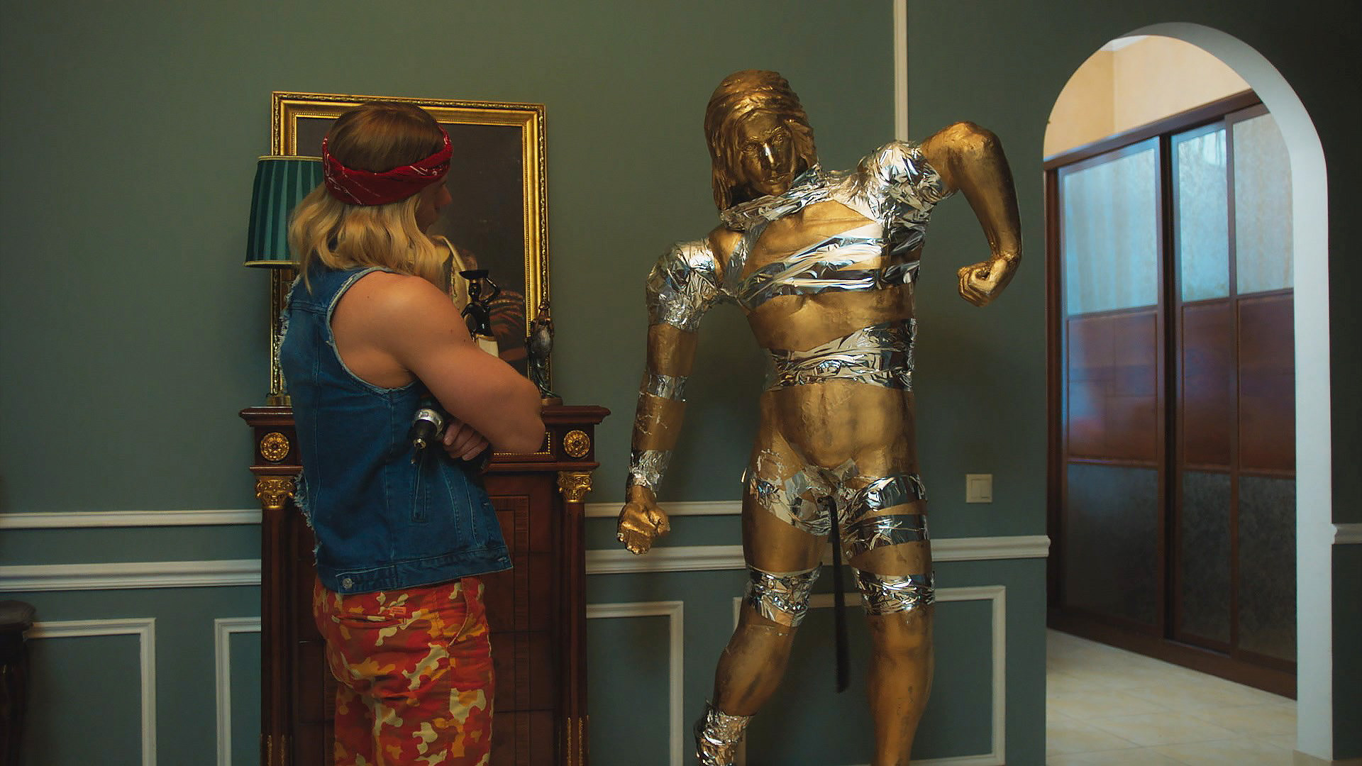 2 серия. Статуя